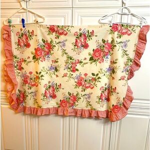 Cotton Oblong Tablecloth with Large Pink Rose Sprays and a Gingham Ruffle